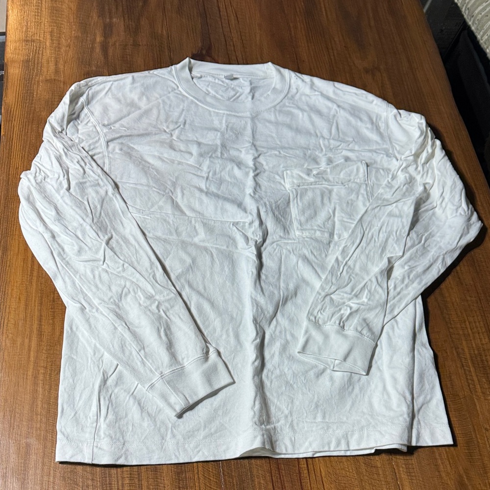 Uniqlo Men's Classic White Long Sleeve Tee